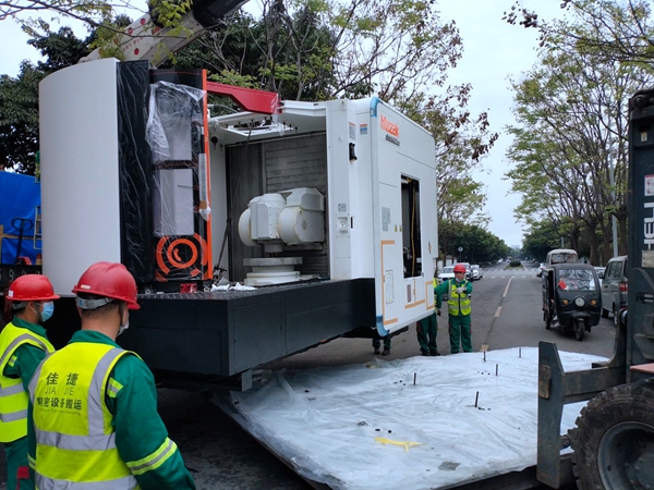 傳統設備卸車、拆箱作業